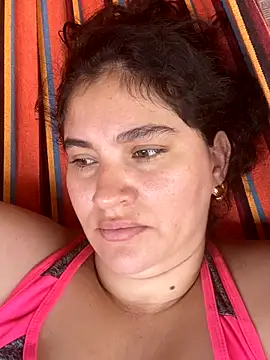 Snapshot of lunasexyhot18 chatting on 10-13-25, 04:18 lunasexyhot18 online show from 10-13-25, 04:18