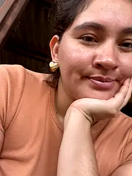 Snapshot of lunasexyhot18 chatting on 10-14-25, 05:25 lunasexyhot18 online show from 10-14-25, 05:25