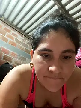 Snapshot of lunasexyhot18 chatting on 10-17-25, 06:32 lunasexyhot18 online show from 10-17-25, 06:32