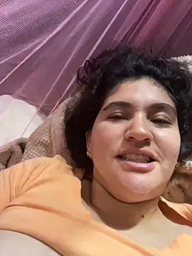 Snapshot of lunasexyhot18 chatting on 10-18-25, 06:08 lunasexyhot18 online show from 10-18-25, 06:08