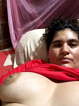 Snapshot of lunasexyhot18 chatting on 10-27-25, 09:30 lunasexyhot18 online show from 10-27-25, 09:30