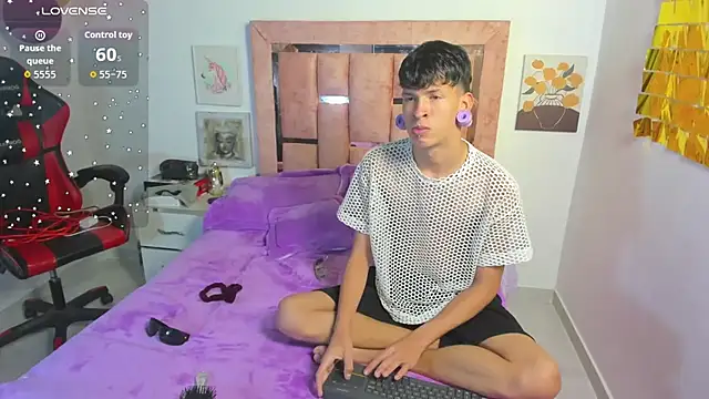 Snapshot of DemianSalvatore chatting on 01-05-26, 08:45 DemianSalvatore online show from 01-05-26, 08:45