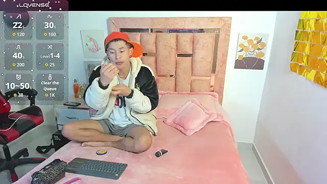 Snapshot of DemianSalvatore chatting on 01-09-26, 08:32 DemianSalvatore online show from 01-09-26, 08:32