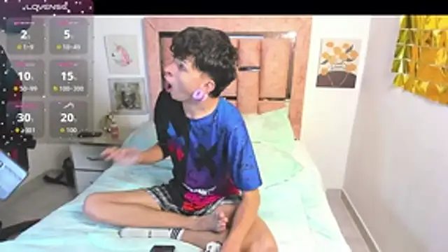 Snapshot of DemianSalvatore chatting on 01-13-26, 08:36 DemianSalvatore online show from 01-13-26, 08:36