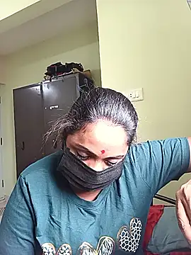 queendivya online show from 10-08-25, 04:43