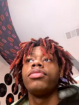 Snapshot of Zayinc chatting on 10-28-25, 08:00 Zayinc online show from 10-28-25, 08:00