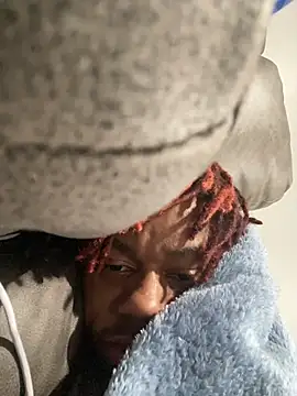 Snapshot of Zayinc chatting on 11-13-25, 01:10 Zayinc online show from 11-13-25, 01:10