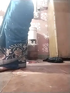 Snapshot of sanaya_3 chatting on 11-20-25, 05:18 sanaya 3 online show from 11-20-25, 05:18