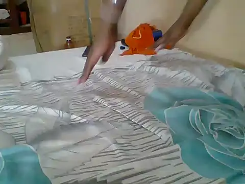 Snapshot of Suprice21 chatting on 10-10-25, 10:36 Suprice21 online show from 10-10-25, 10:36