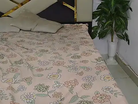 Lovelyy-couple online show from 11-13-25, 12:15