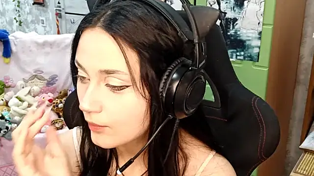 MiaJuiceee online show from 10-01-25, 10:10