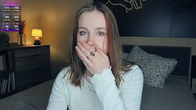 MaliaBourraine online show from 10-13-25, 08:03