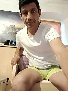 Snapshot of Casianantoonnio chatting on 10-18-25, 01:45 Casianantoonnio online show from 10-18-25, 01:45