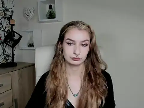 NinaBlond1 online show from 10-08-25, 05:38