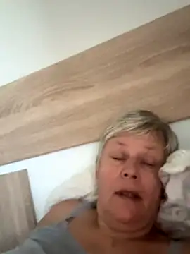 Snapshot of VyC7564 chatting on 10-28-25, 09:24 VyC7564 online show from 10-28-25, 09:24