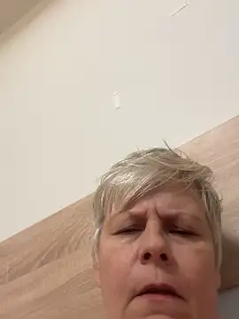 Snapshot of VyC7564 chatting on 11-06-25, 10:05 VyC7564 online show from 11-06-25, 10:05