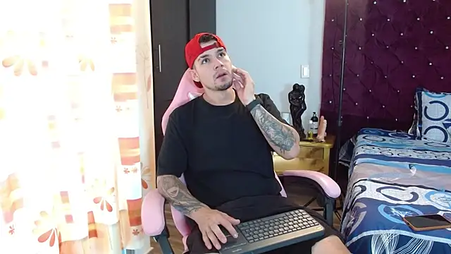 BooyHott  online show from 11-07-25, 06:52