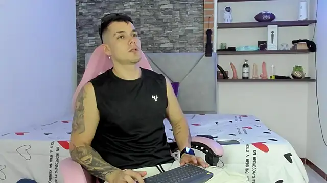 BooyHott  online show from 01-10-26, 07:15