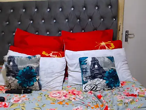 SexyCurves96 online show from 10-10-25, 09:36