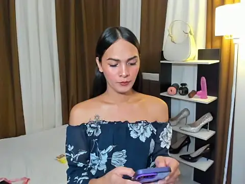 Snapshot of Sedictive_Samantha chatting on 11-19-25, 04:51 Sedictive Samantha online show from 11-19-25, 04:51