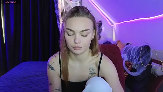 KitsyMoore online show from 11-01-25, 01:13