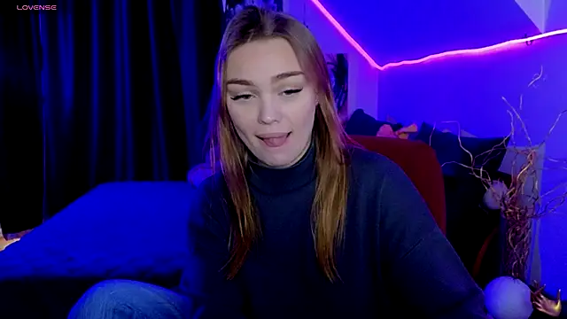 KitsyMoore online show from 11-24-25, 01:11