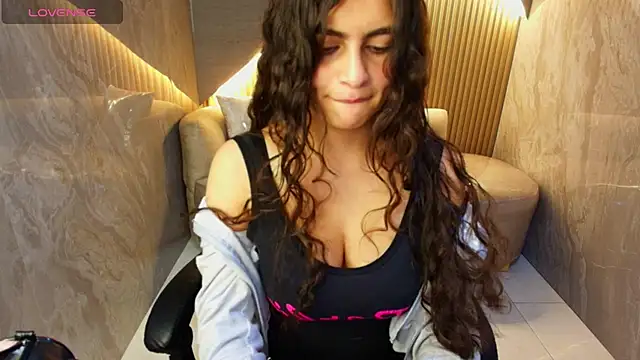 dany r  online show from 10-18-25, 01:23