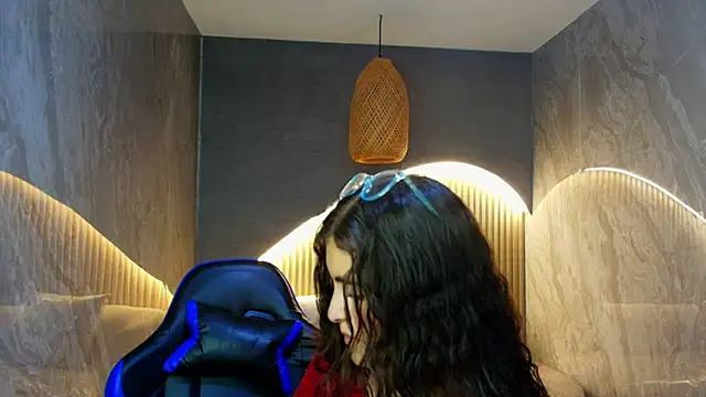 dany r  online show from 11-10-25, 01:21