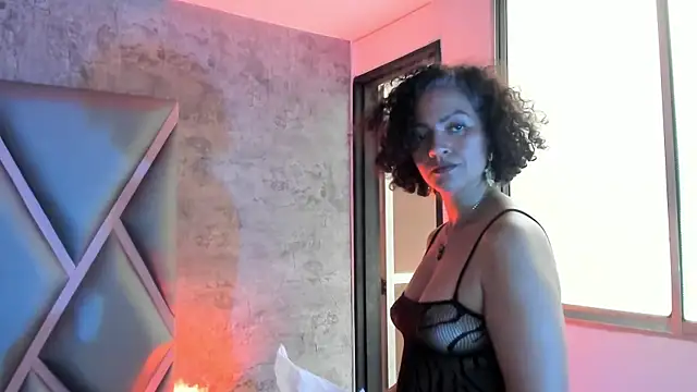 Snapshot of Isabella-Rosssi chatting on 11-23-25, 04:51 Isabella-Rosssi online show from 11-23-25, 04:51