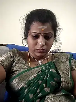 sweetqueen143 online show from 10-07-25, 11:29