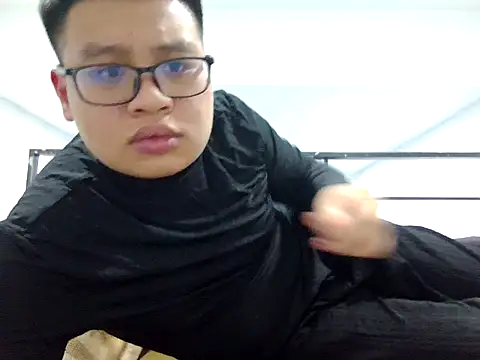 Snapshot of loveninja chatting on 12-15-25, 01:15 loveninja online show from 12-15-25, 01:15