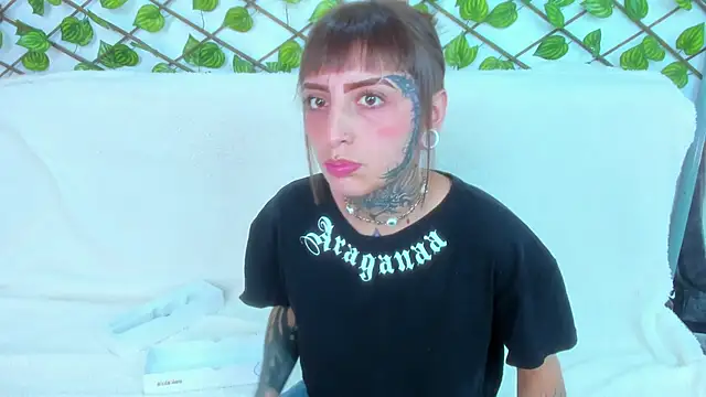 Gyal 8  online show from 09-20-25, 03:07