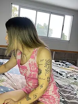 Snapshot of xvalentinaof chatting on 11-29-25, 05:38 xvalentinaof online show from 11-29-25, 05:38