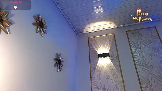 Snapshot of LunaaGrey_ chatting on 10-16-25, 03:29 LunaaGrey online show from 10-16-25, 03:29