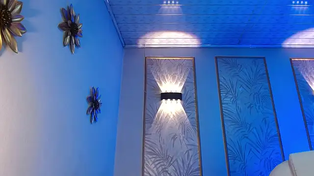 Snapshot of LunaaGrey_ chatting on 10-20-25, 03:40 LunaaGrey online show from 10-20-25, 03:40