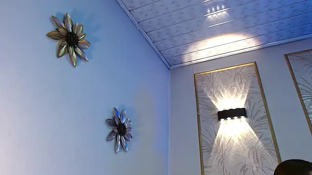 Snapshot of LunaaGrey_ chatting on 10-22-25, 03:40 LunaaGrey online show from 10-22-25, 03:40