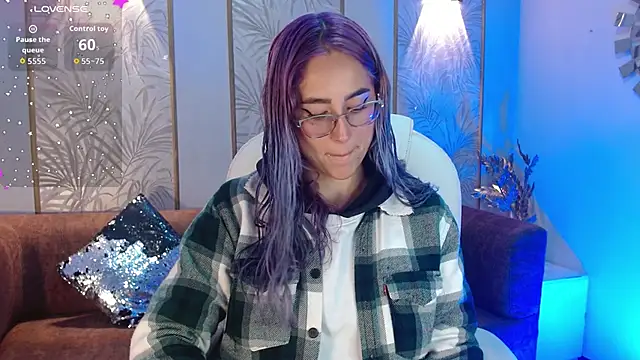 Snapshot of LunaaGrey_ chatting on 11-18-25, 03:34 LunaaGrey online show from 11-18-25, 03:34