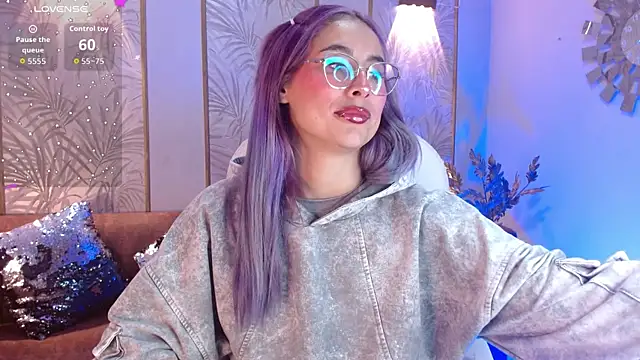 Snapshot of LunaaGrey_ chatting on 11-21-25, 03:38 LunaaGrey online show from 11-21-25, 03:38