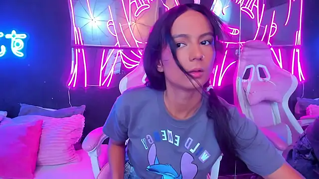 Star Liight online show from 10-20-25, 08:53