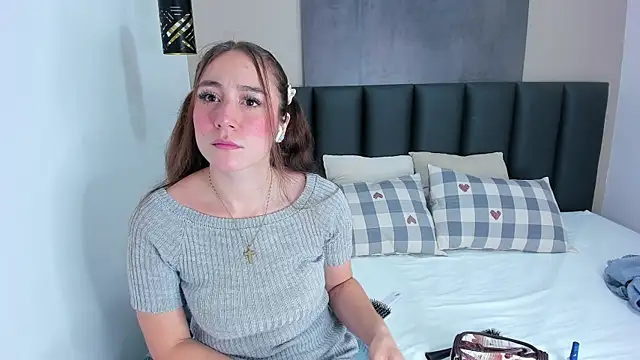 MyApril   online show from 10-07-25, 12:35