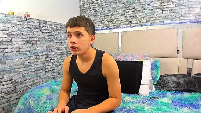 Julian wolf18 online show from 10-21-25, 03:35