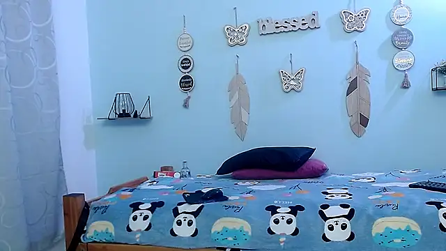 evannesanicol08 online show from 10-08-25, 02:25