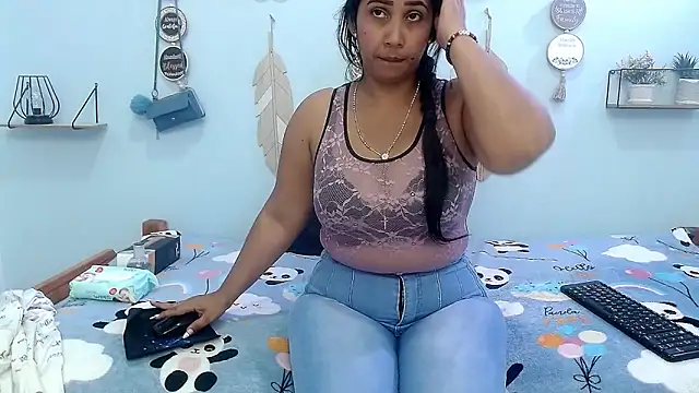 evannesanicol08 online show from 10-31-25, 02:40