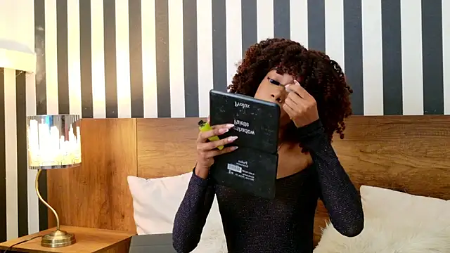 Snapshot of Stellaciel_ chatting on 10-23-25, 10:41 Stellaciel online show from 10-23-25, 10:41