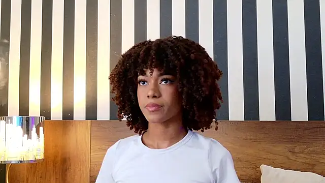 Snapshot of Stellaciel_ chatting on 10-28-25, 10:12 Stellaciel online show from 10-28-25, 10:12