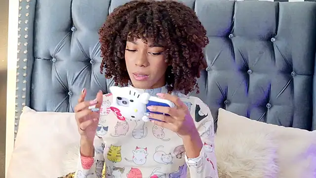 Snapshot of Stellaciel_ chatting on 11-19-25, 09:48 Stellaciel online show from 11-19-25, 09:48