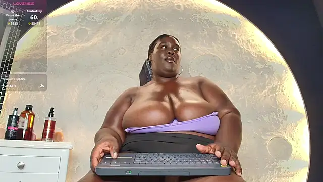 CarolinaGomez  online show from 11-10-25, 07:35