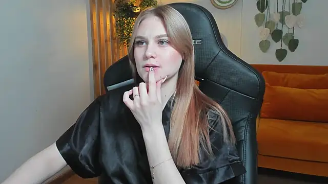 AriaWell online show from 10-16-25, 06:31