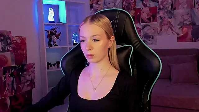 Snapshot of MiaGraces chatting on 11-10-25, 05:23 MiaGraces online show from 11-10-25, 05:23