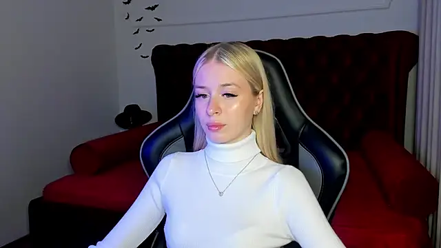 Snapshot of MiaGraces chatting on 11-12-25, 05:24 MiaGraces online show from 11-12-25, 05:24